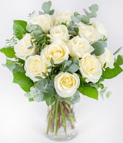 Valentines 12 white roses in vase..